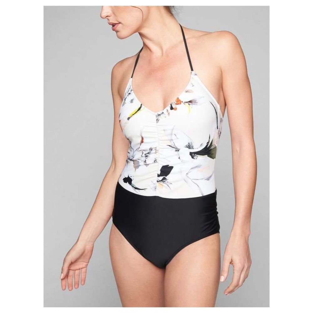 Athleta Polynesia One Piece S & M so pretty! NWT😍